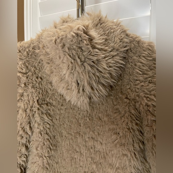 Crazy 8 Girls Faux Fur Lightweight Hooded Coat Furry Jacket Size 10/12 - Picture 6 of 9